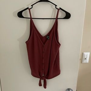 medium maroon tank top